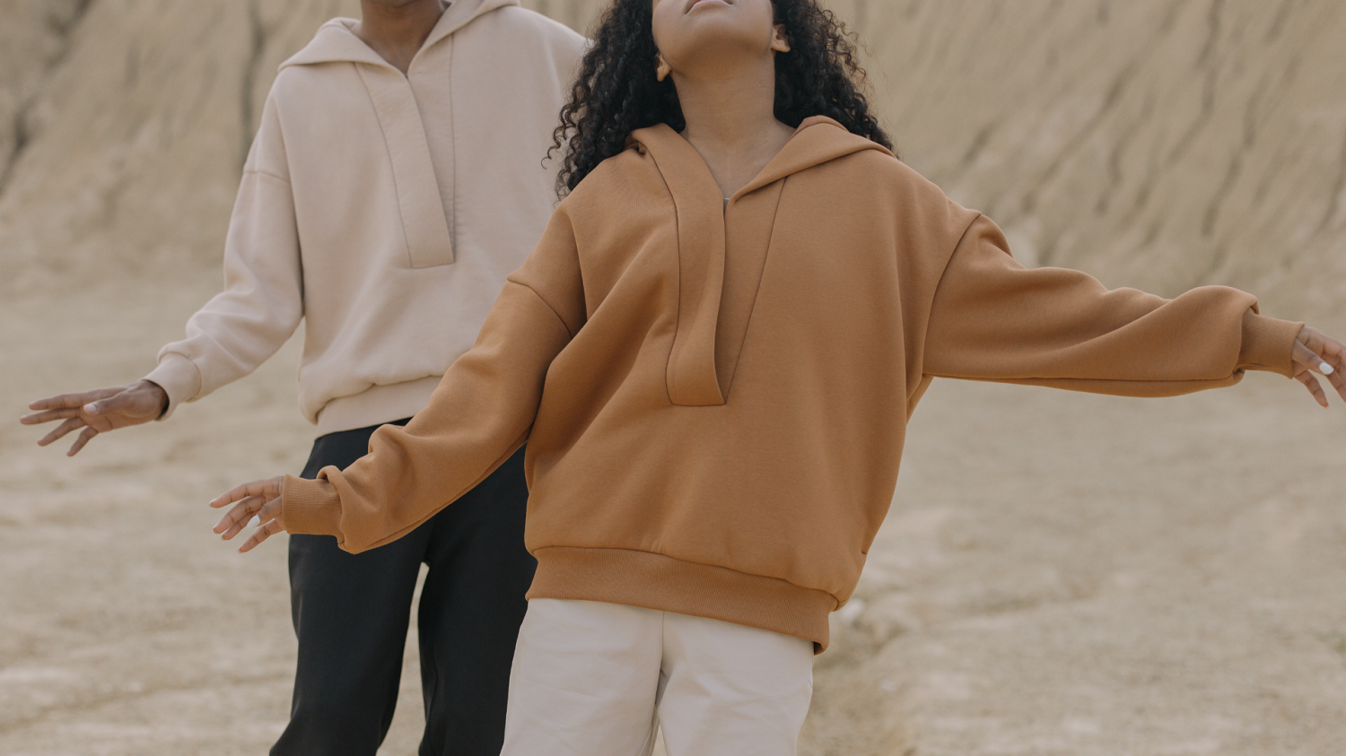سويت شيرتات & هوديز نسائية
