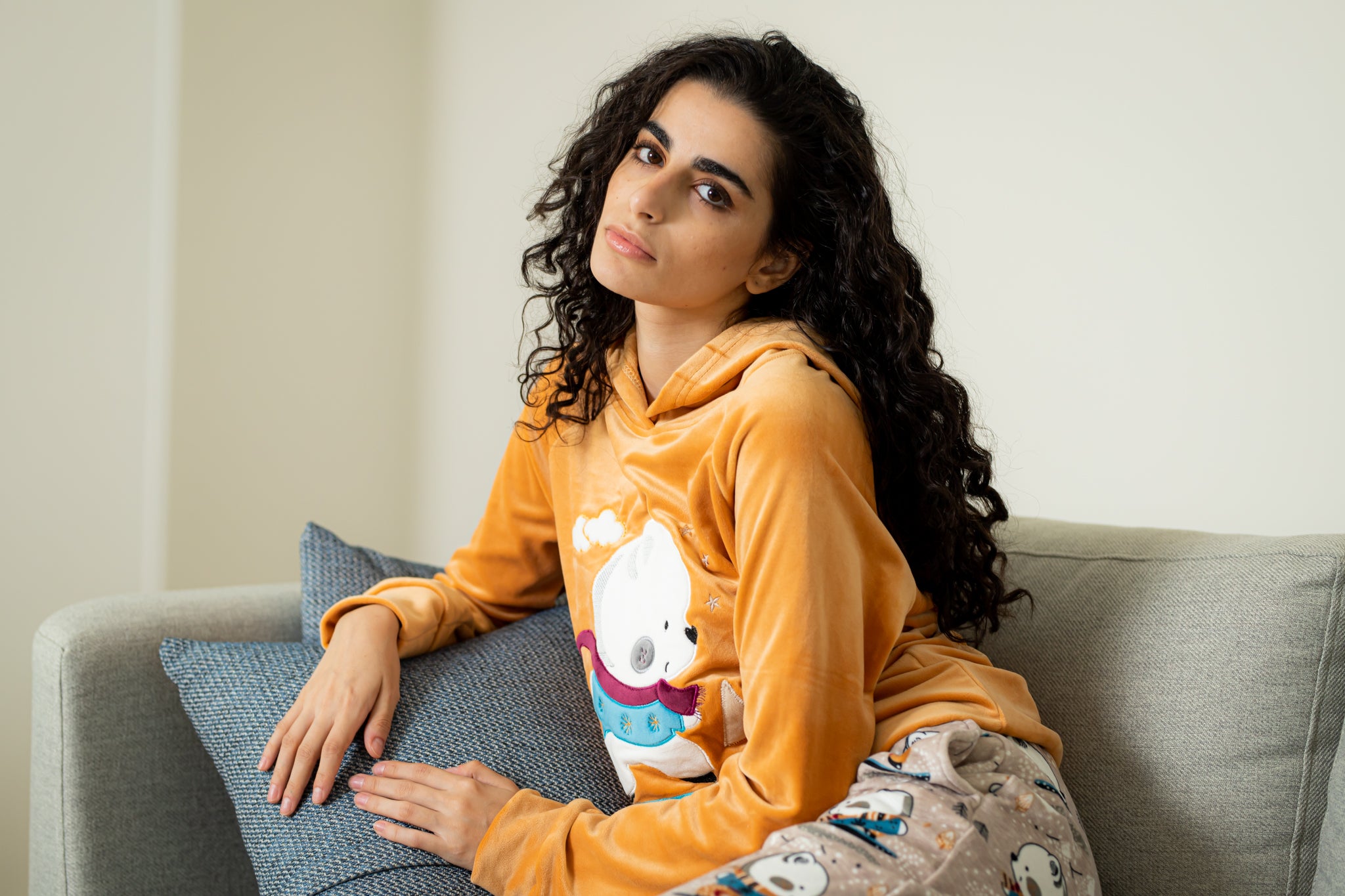 بجامة شتوية حريمية بألوان دافئة - احصلي على الدفء والأناقة في ليالي الشتاء