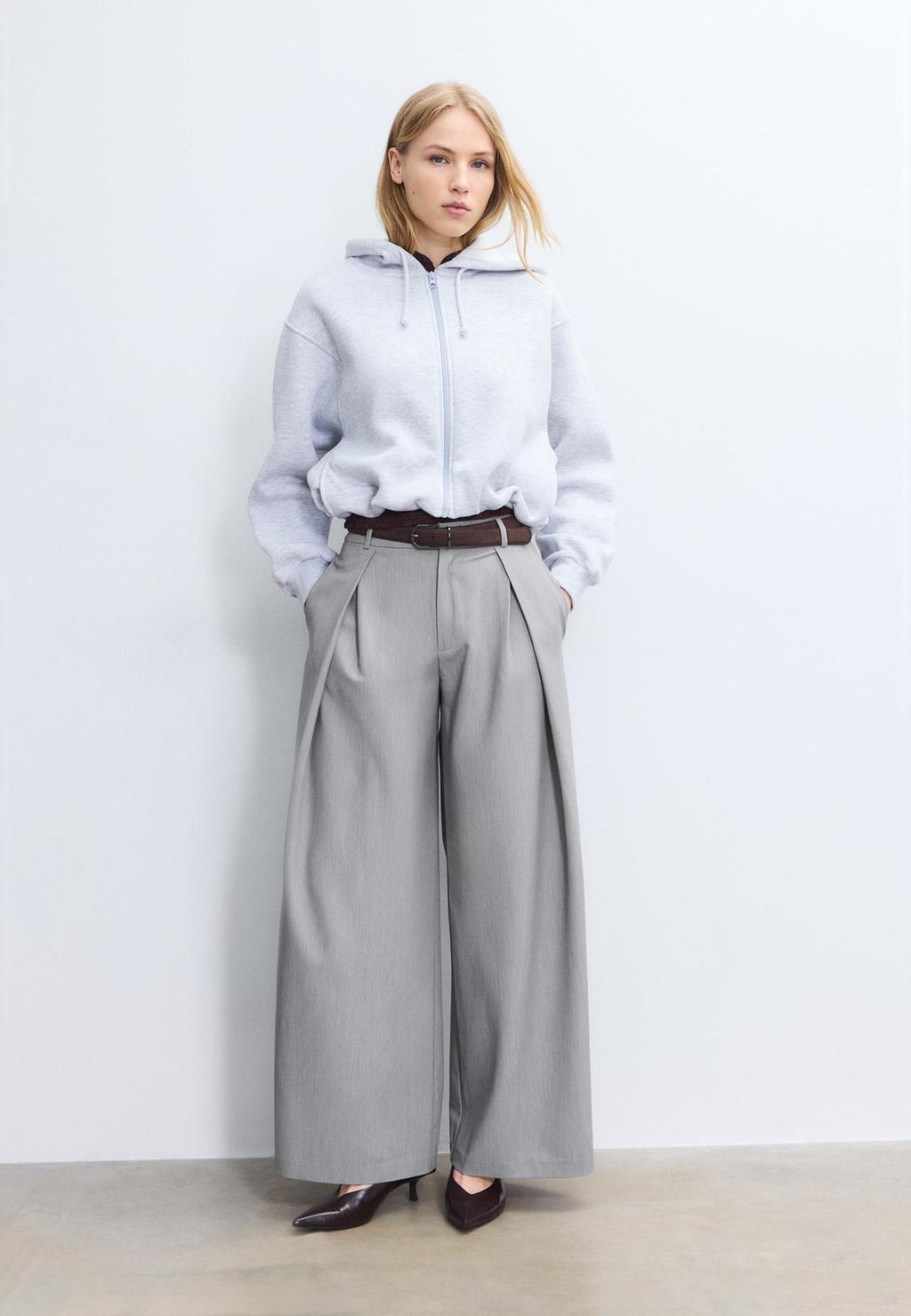 Maxi-dart trousers with belt