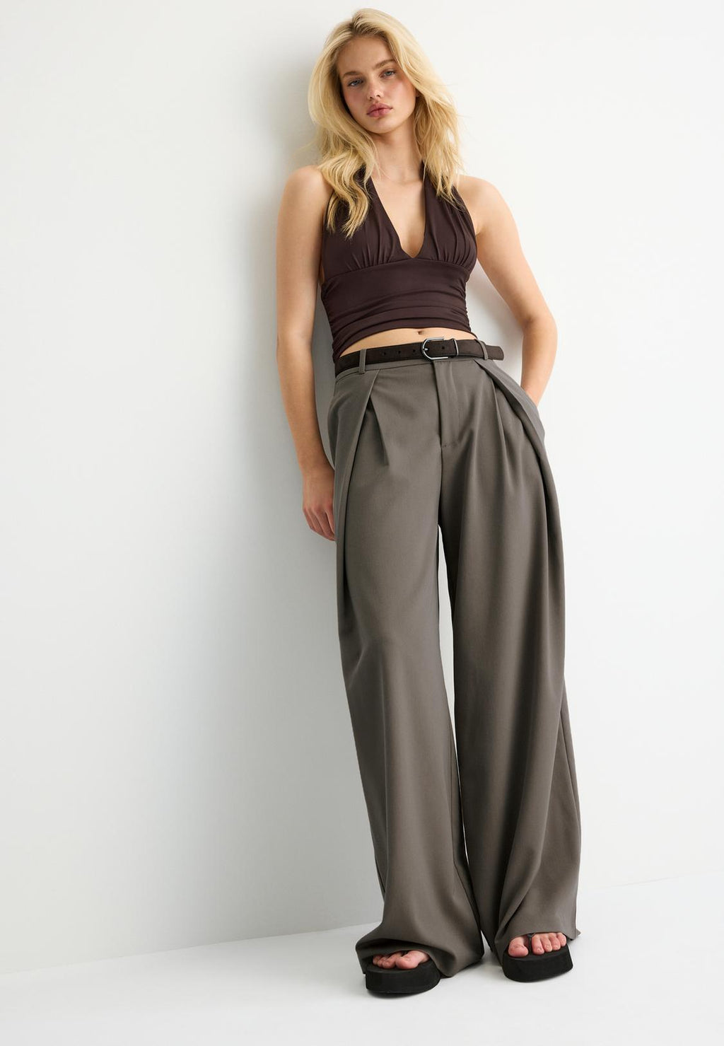 Maxi-dart trousers with belt