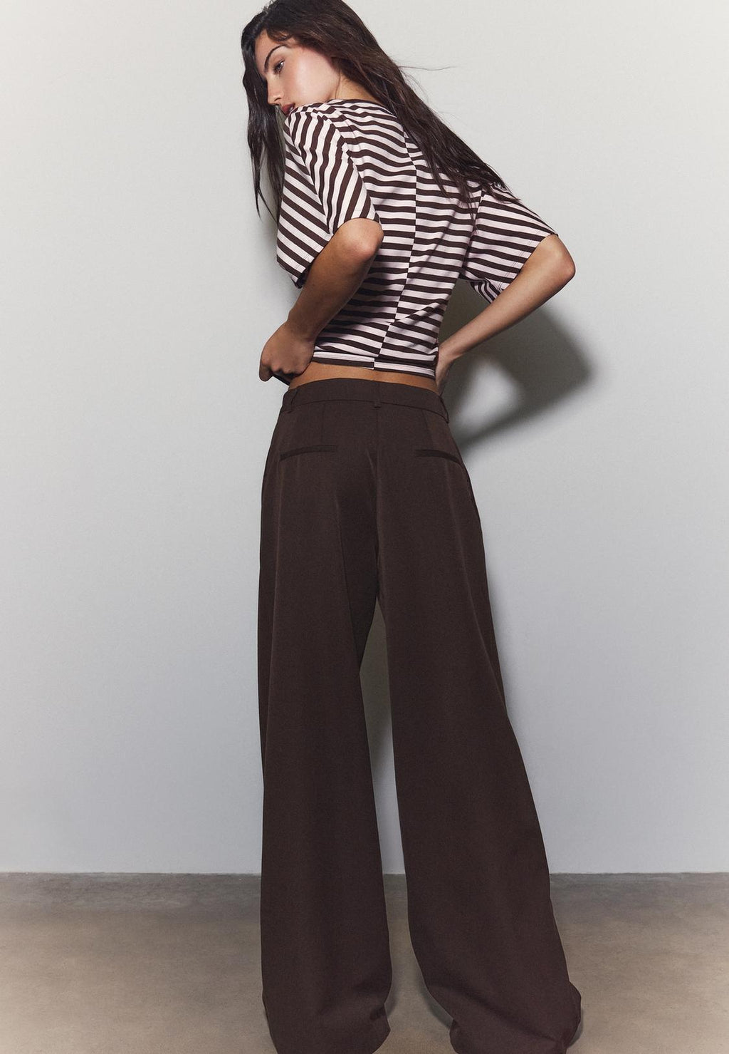 Wide-leg tailored trousers with darts