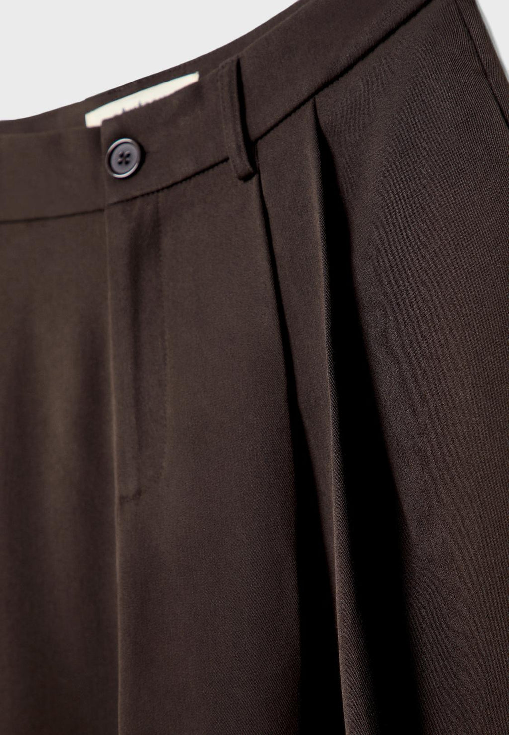 Wide-leg tailored trousers with darts