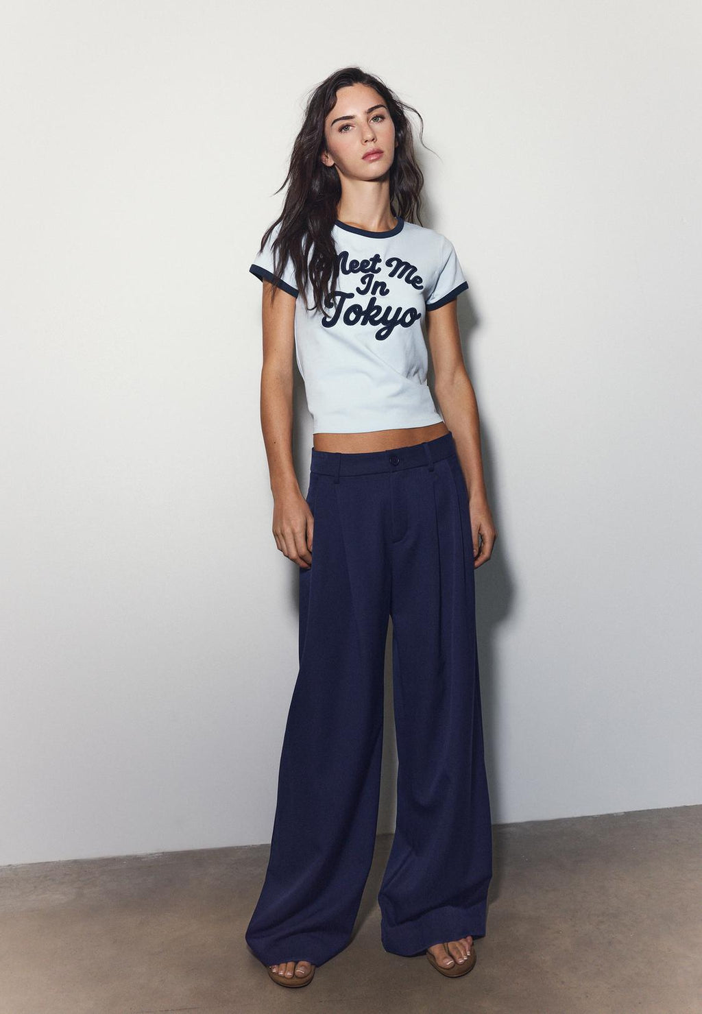 Wide-leg tailored trousers with darts