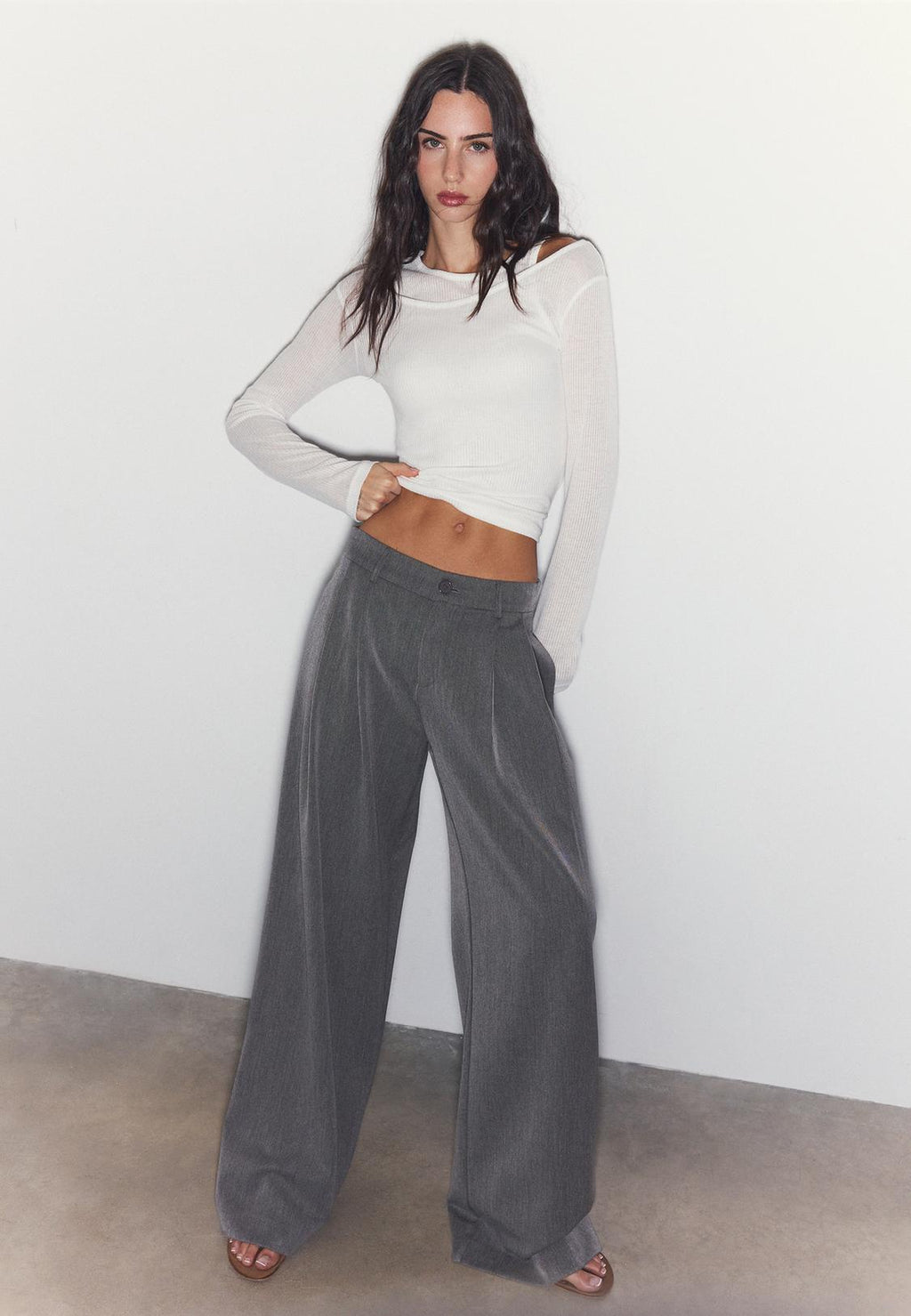 Wide-leg tailored trousers with darts