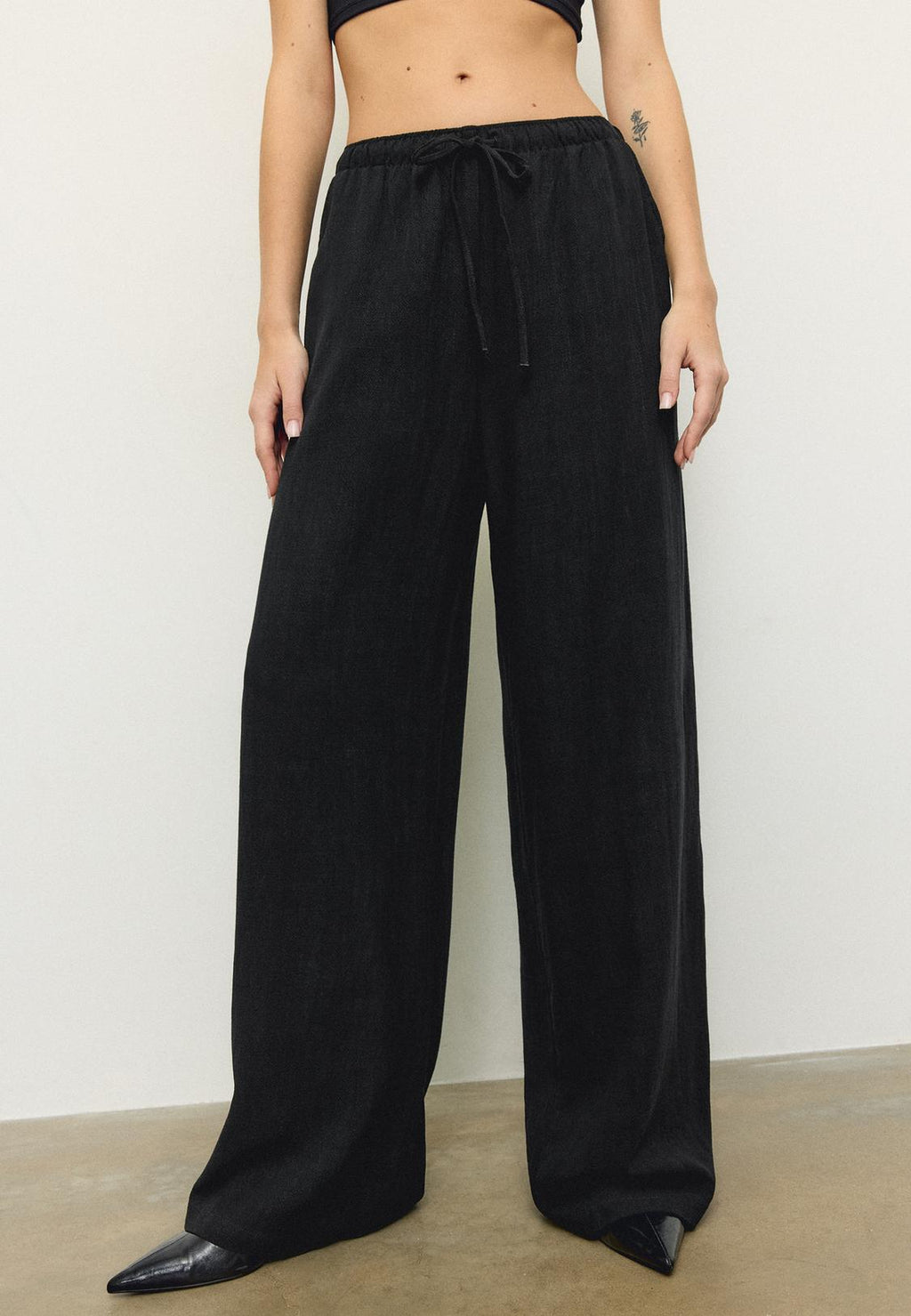 Flowing linen-effect trousers
