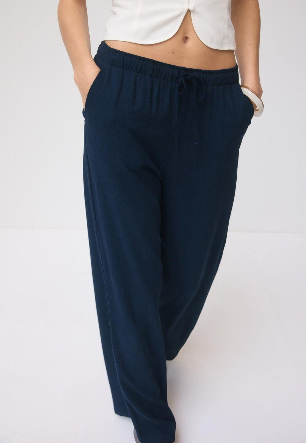 Flowing linen-effect trousers