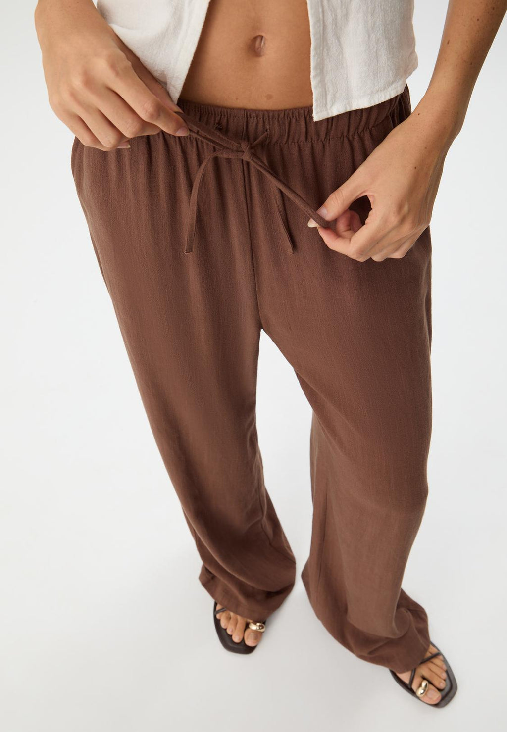 Flowing linen-effect trousers