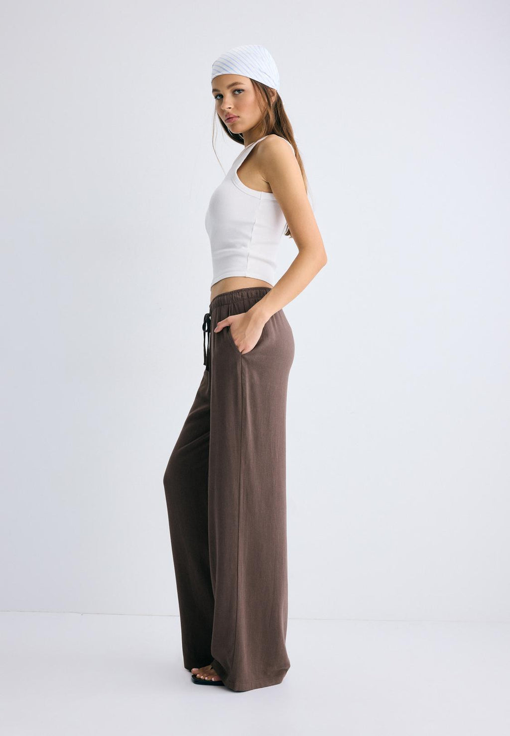 Flowing linen-effect trousers