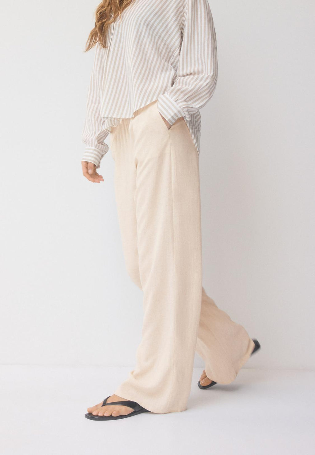 Flowing linen-effect trousers