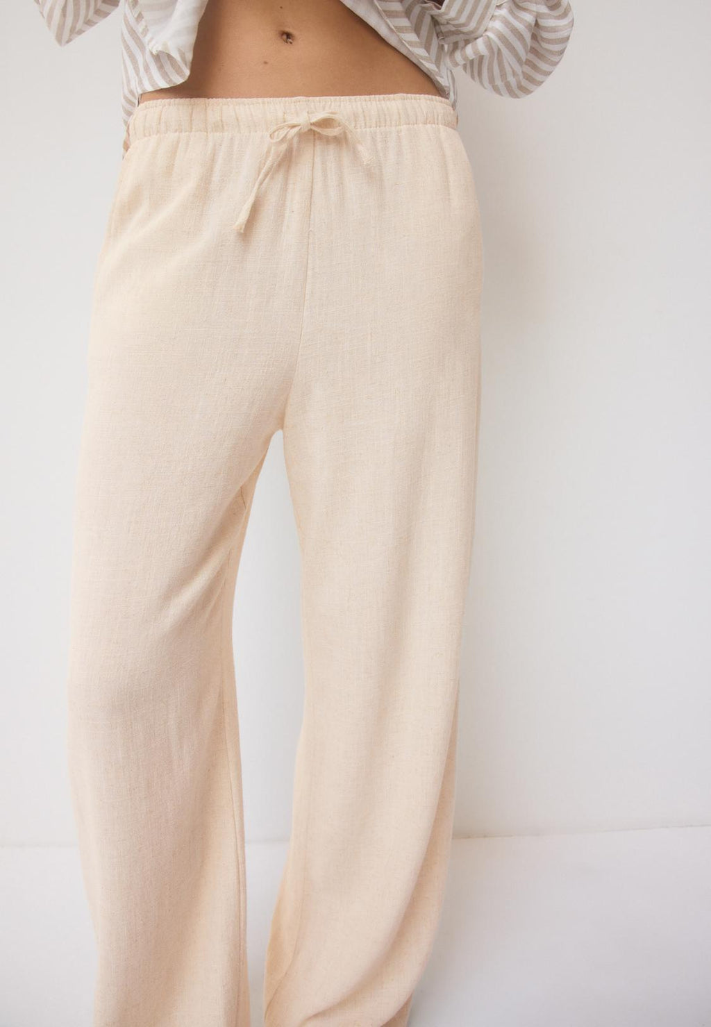 Flowing linen-effect trousers