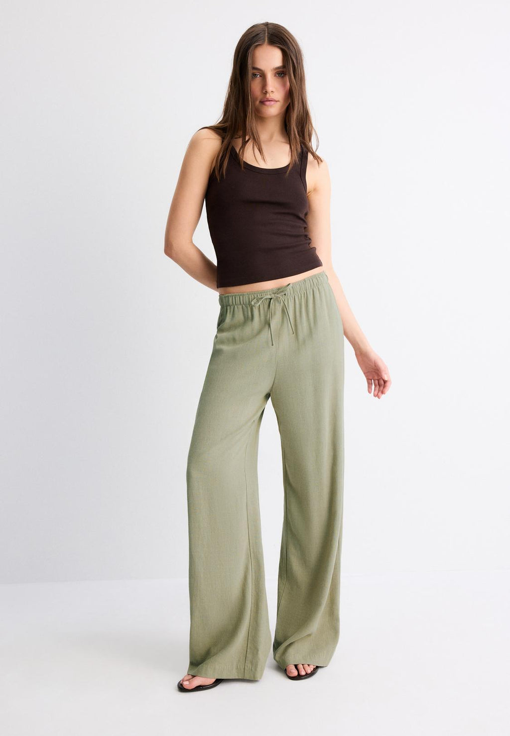 Flowing linen-effect trousers