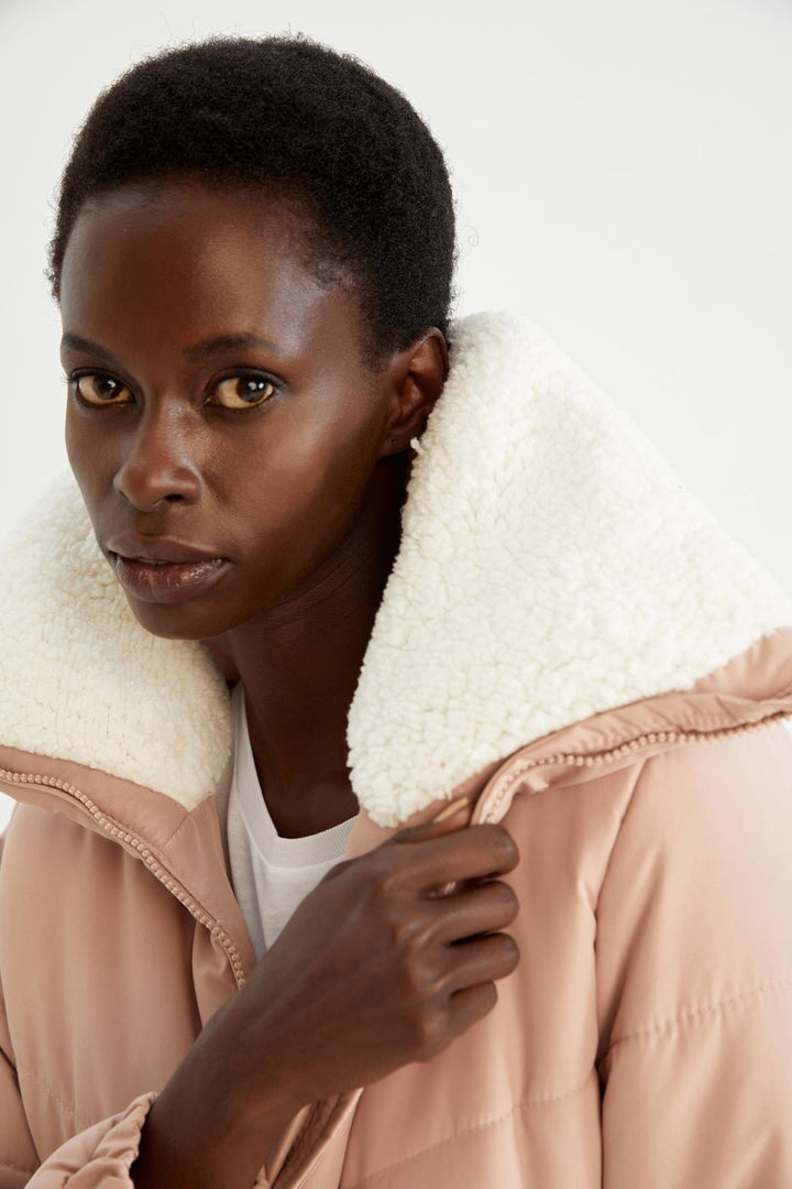 تمتعي بإطلالة جذابة عند اقتنائك جاكيت لون القرنفل Defacto موديلات أنيقة تناسب ذوقك |فرصتك الآن للتسوق من ماركات عالمية لأكبر تشكيلة ملابس نسائية تجربة تسوق فريدة عالمية في مصر بأسعار تنافسية